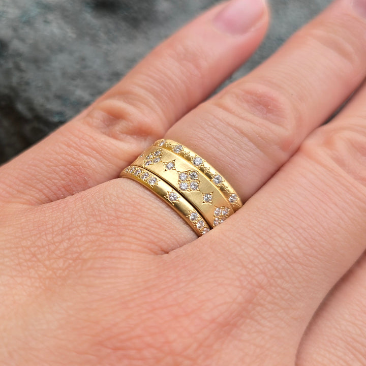 Spaced Star Diamond Gold Band