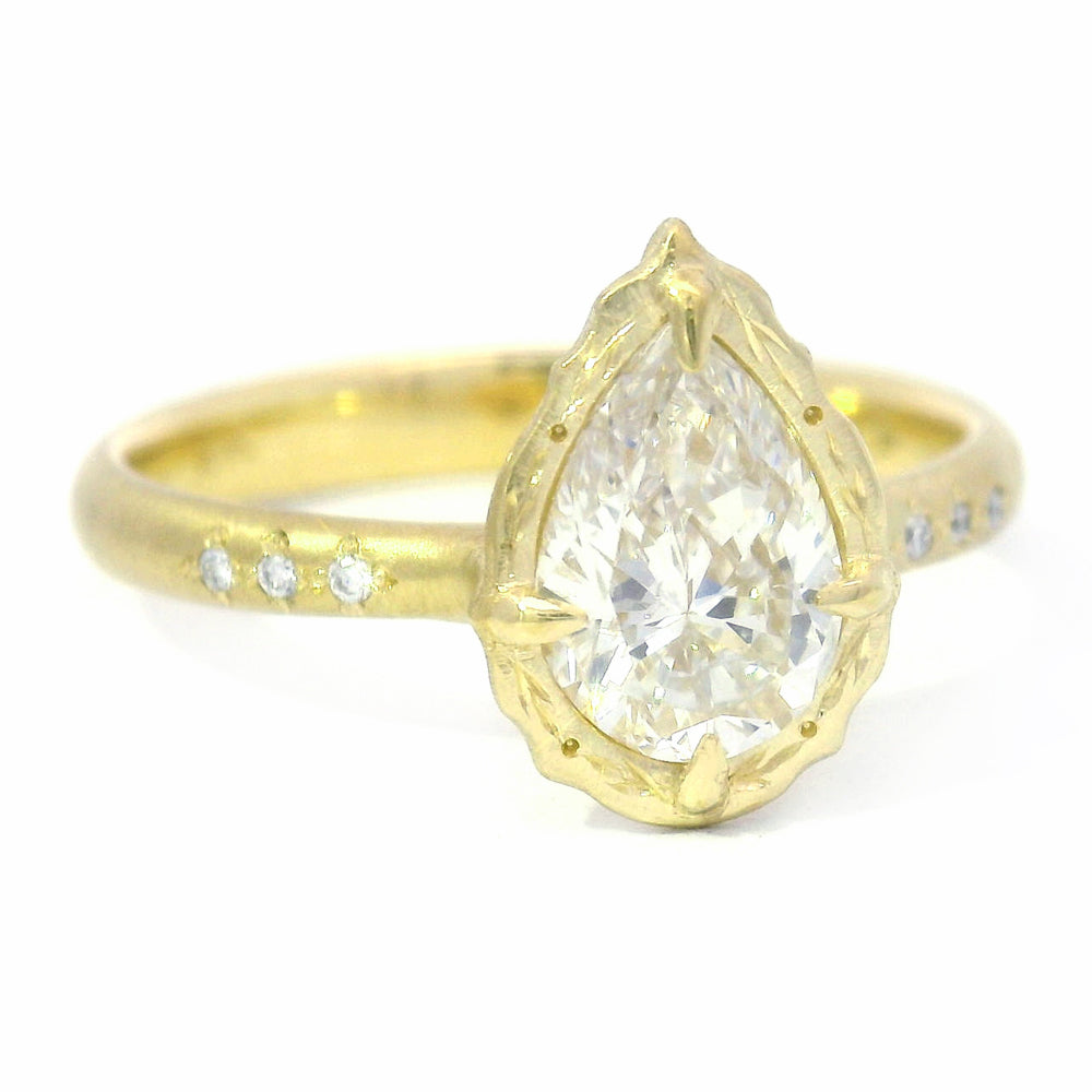 Pear-Shaped Diamond & Yellow Gold Ring - "Lotus Allure"