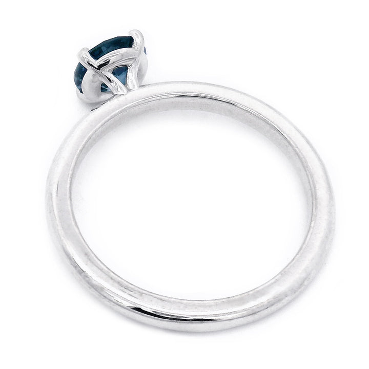 Montana Sapphire & White Gold Solitaire Ring - "Couloir"