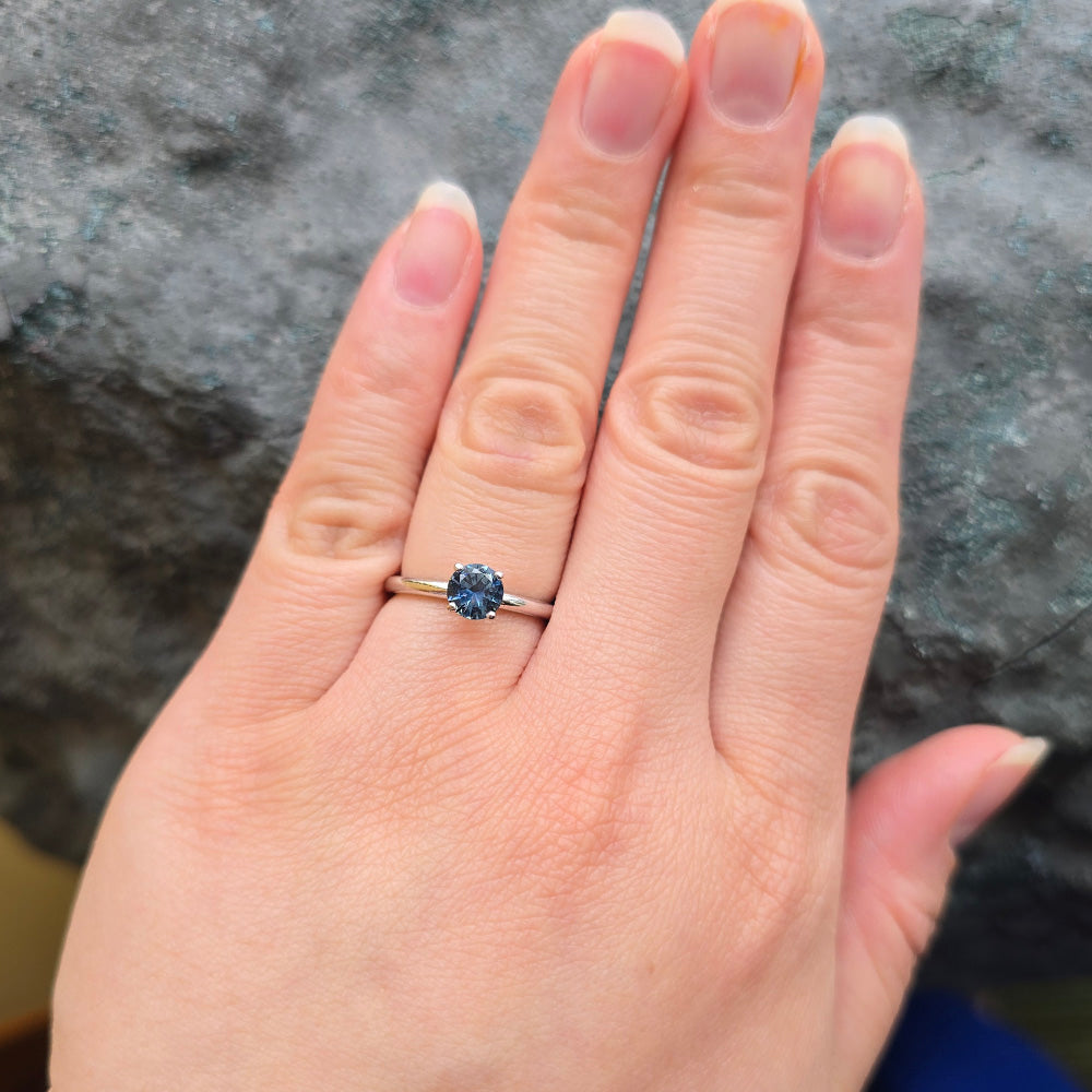 Montana Sapphire & White Gold Solitaire Ring - "Couloir"
