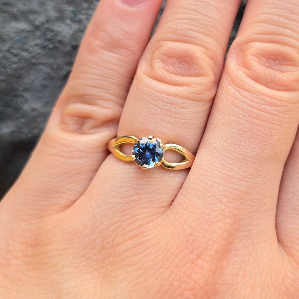 Montana Sapphire & Yellow Gold Solitaire Ring - "Stag"