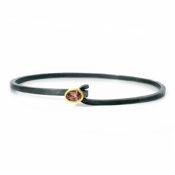 Pink Montana sapphire bracelet by Karin Jacobson in gold and oxidized silver