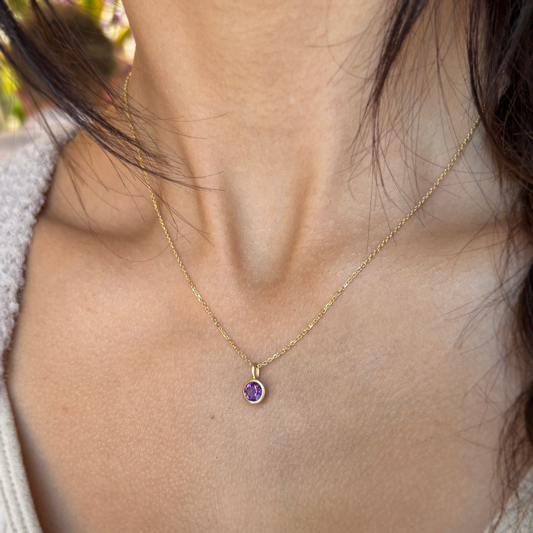 Amethyst & Yellow Gold Pendant - "Berry Picking"