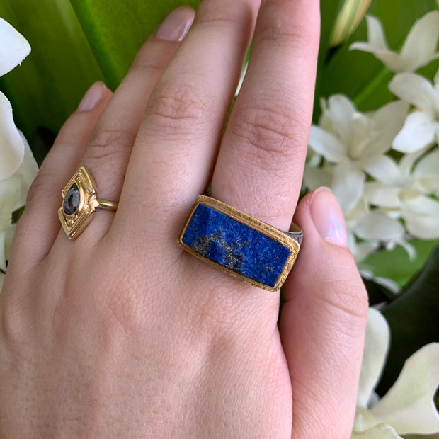 Lapis Lazuli & Yellow Gold Ring - "Vetus Classic"