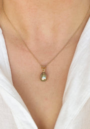 Pistachio Tahitian Pearl Yellow Gold Necklace - "Arcoíris"