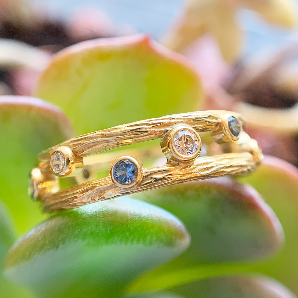 Yogo Sapphire and Diamond Yellow Gold Ring - "Pebble"