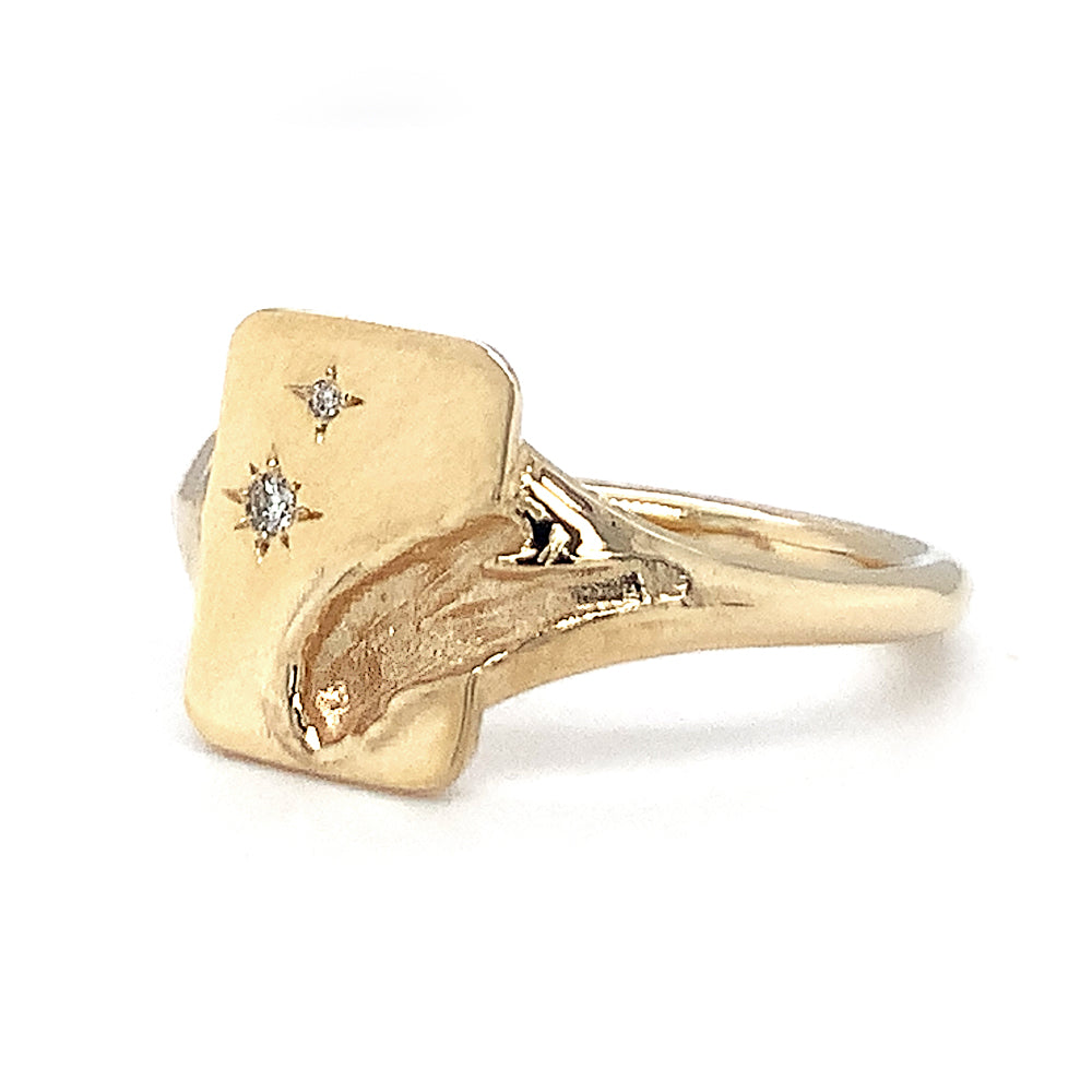 Le Conte Eunmi Han 14K Yellow Gold Van Gogh Sunflower Diamond and Paint Stroke Signet Ring Quarter View